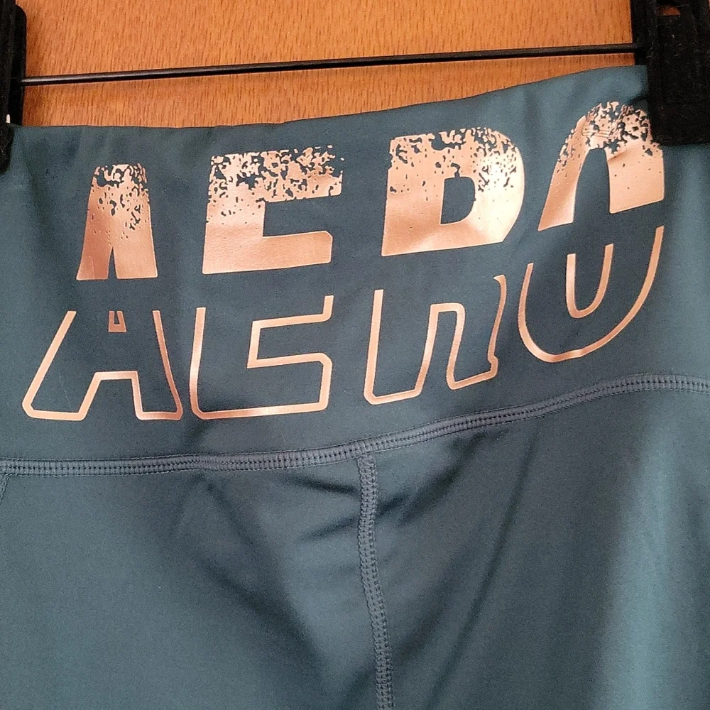 Aeropostale Sport High-rise Capri Leggings- size large Style# WV1818-300-AAA - Picture 3 of 5